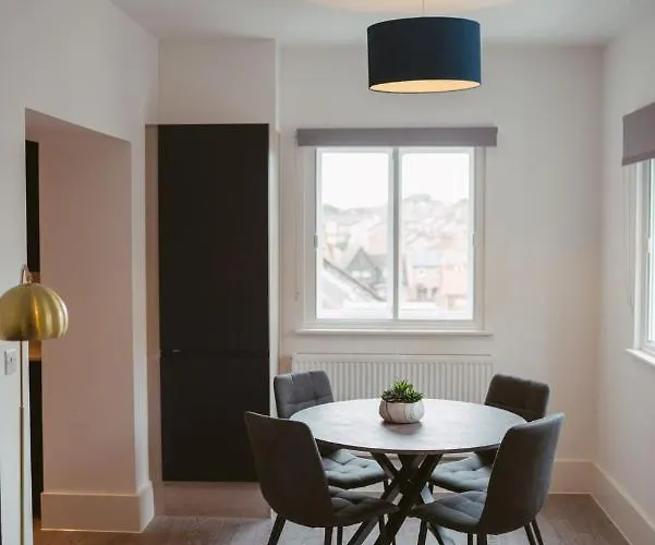 9 1 Bedroom, Sleeps X 4